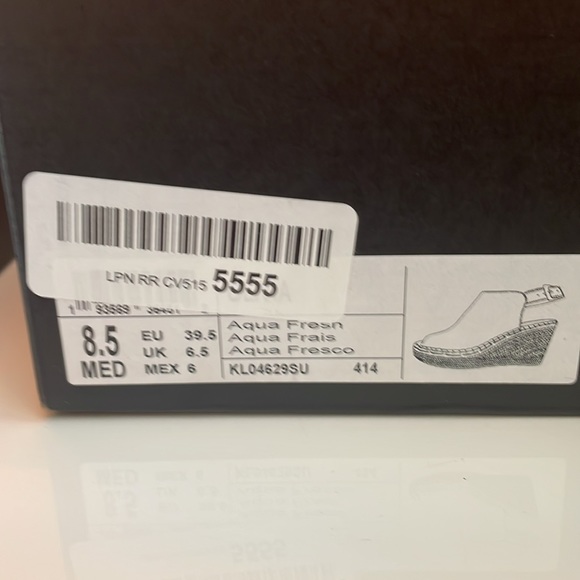 Platform wedged - Picture 4 of 6